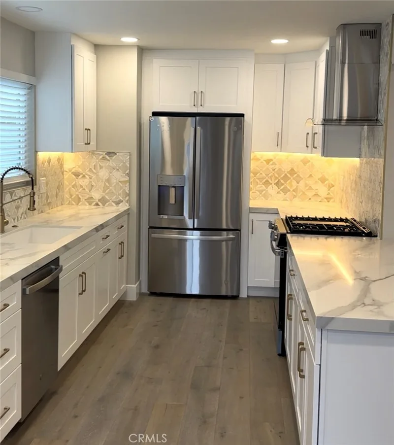2430 Santa Ana F1, Costa Mesa, CA 92627