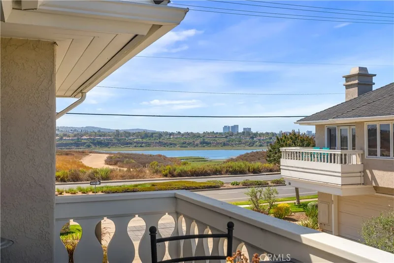 2463 Irvine Avenue A2, Costa Mesa, CA 92627