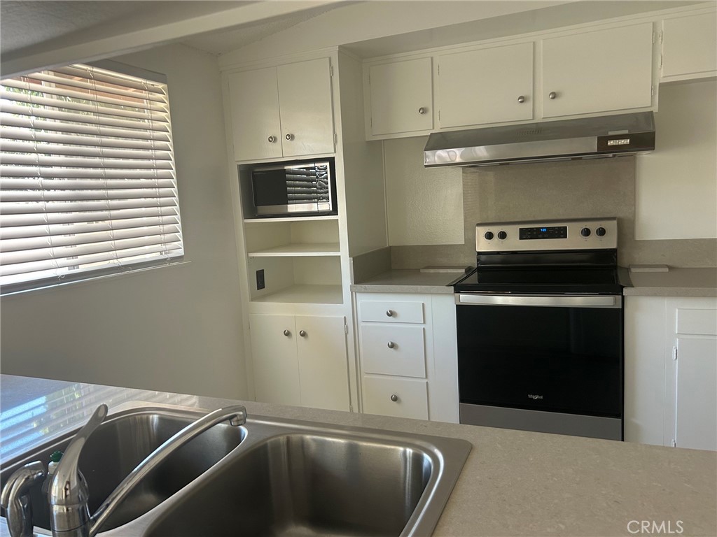 248 Wake Forest, Costa Mesa CA 92626 - photo 6