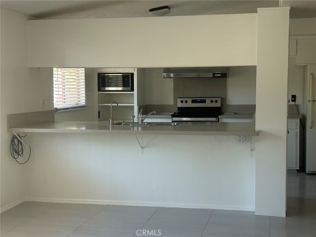 248 Wake Forest, Costa Mesa CA 92626 - photo 9