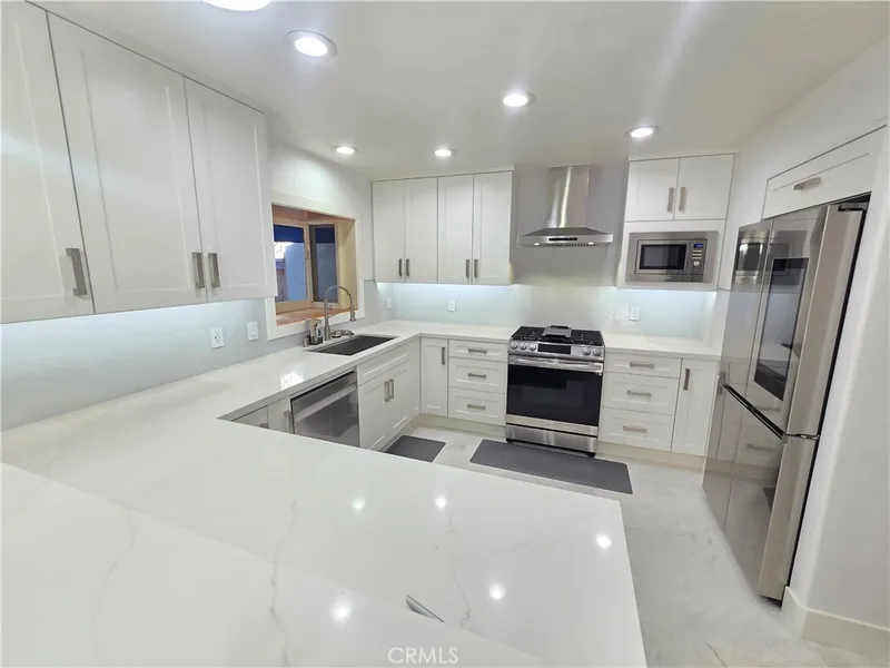 2524 Elden Avenue F, Costa Mesa, CA 92627