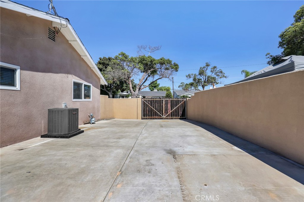 2528 Bowdoin Place, Costa Mesa CA 92626 - photo 30