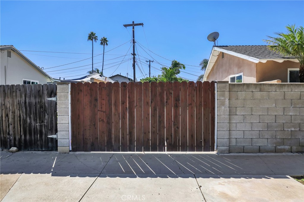 2528 Bowdoin Place, Costa Mesa CA 92626 - photo 32