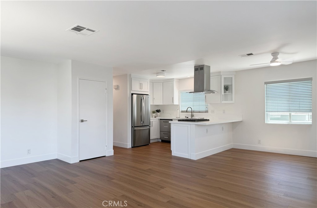 Great Room - 253 Knox Place B, Costa Mesa CA 92627 - photo 1