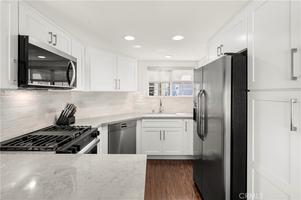 2542 Back Bay Loop 30, Costa Mesa CA 92627 - photo 11
