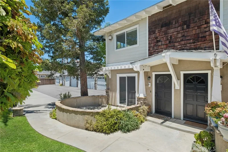 2550 Elden B, Costa Mesa, CA 92627
