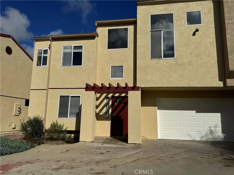 2554 ORANGE Avenue E, Costa Mesa, CA 92627