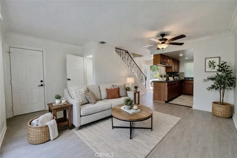 2558 ORANGE Avenue 3, Costa Mesa, CA 92627