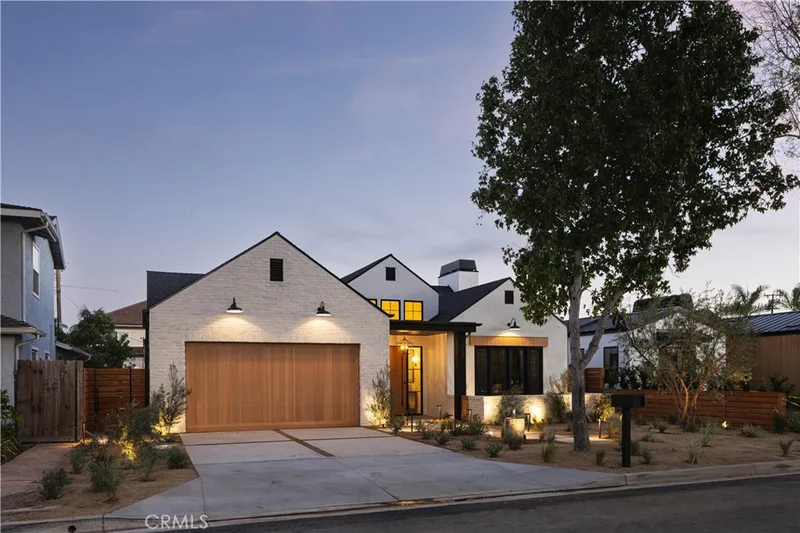 2558 Westminster, Costa Mesa