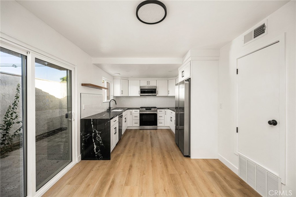 2565 Santa Ana Ave 1, Costa Mesa CA 92627 - photo 14