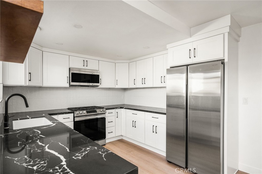 2565 Santa Ana Ave 1, Costa Mesa CA 92627 - photo 16