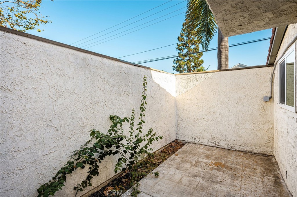 2565 Santa Ana Ave 1, Costa Mesa CA 92627 - photo 18