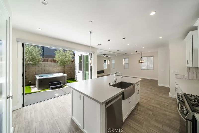 2573 Elden Ave B, Costa Mesa