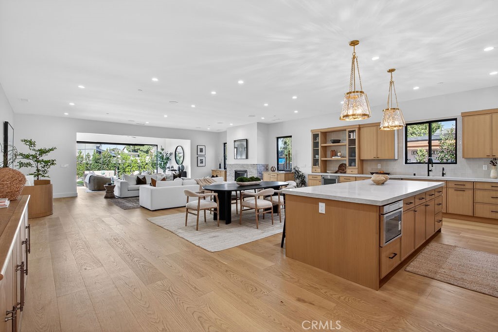 One of the greatest "great rooms" I've ever seen. - 2587 Willo Lane, Costa Mesa CA 92627 - photo 1