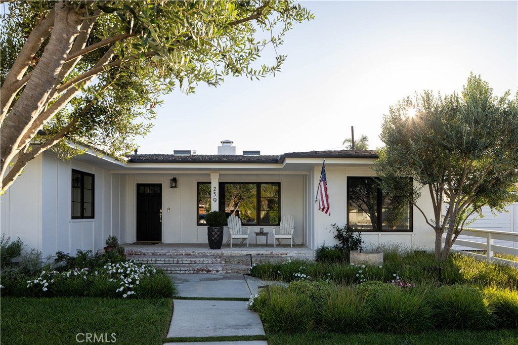 259 E 21st Street, Costa Mesa CA 92627 - photo 2