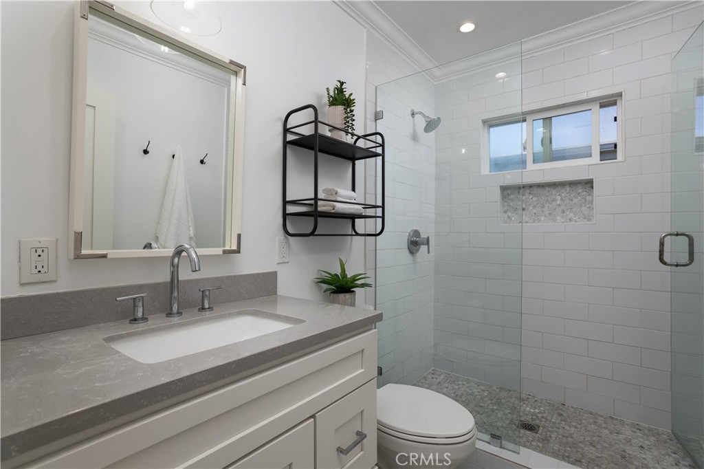 259 E 21st Street, Costa Mesa CA 92627 - photo 13