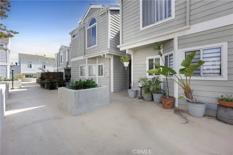 260 Victoria Street 32, Costa Mesa, CA 92627