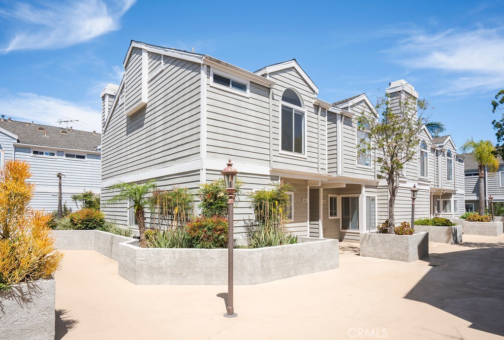 260 Victoria Street D4, Costa Mesa CA 92627 - photo 1