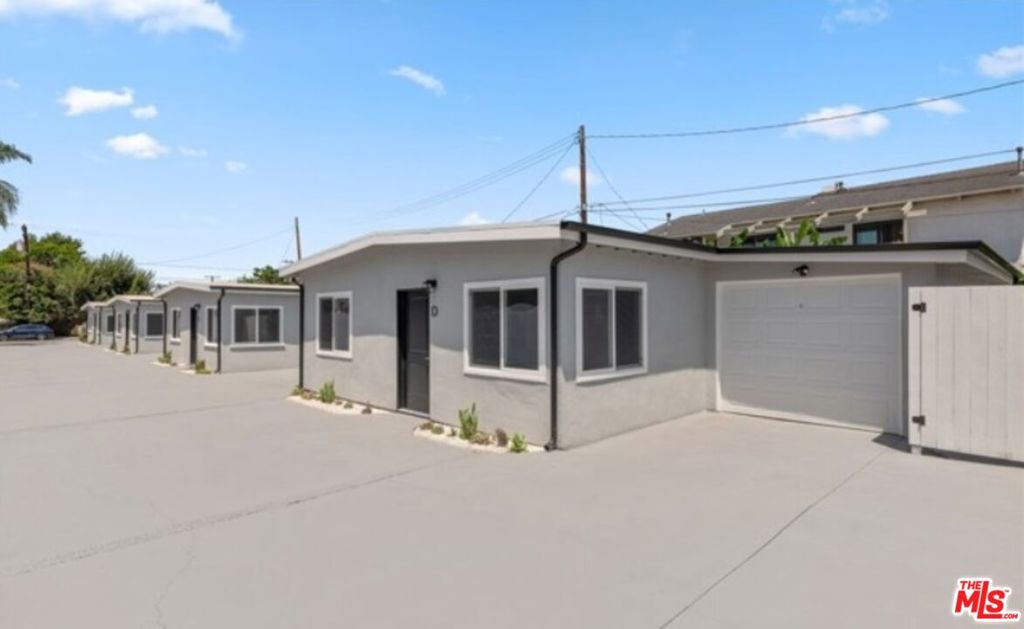 2658 Santa Ana Avenue D, Costa Mesa CA 92627 - photo 1