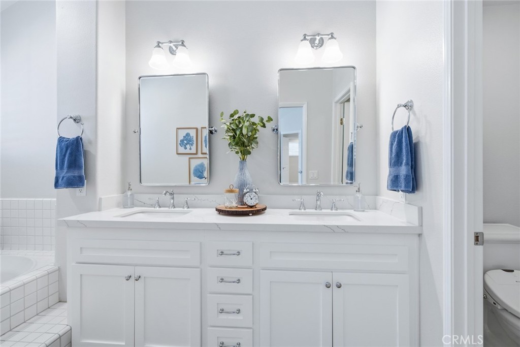 primary bath with double sink vanity - 2680 Orange, Costa Mesa CA 92627 - photo 28