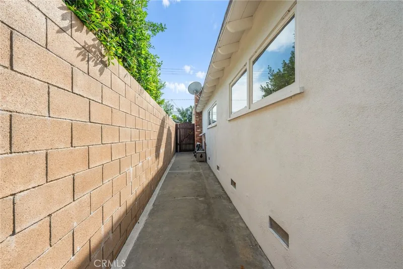 2689 Santa Ana Avenue, Costa Mesa, CA 92627
