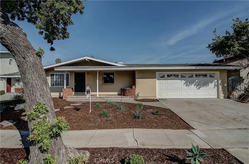 270 Joann, Costa Mesa, CA 92626