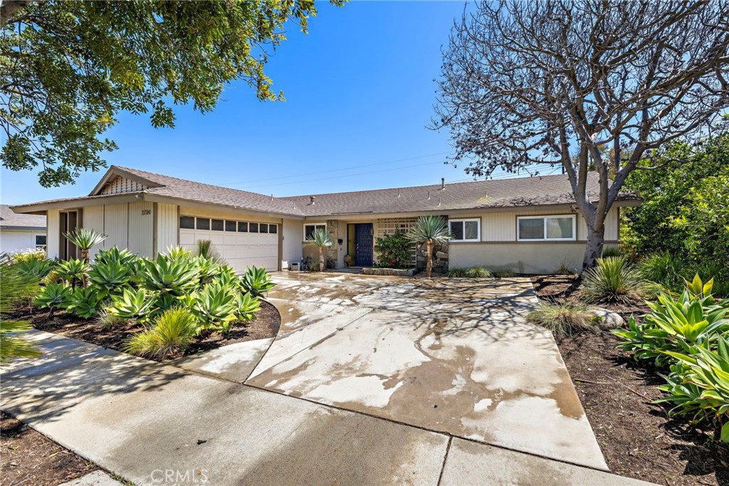 2734 San Juan, Costa Mesa CA 92626 - photo 1