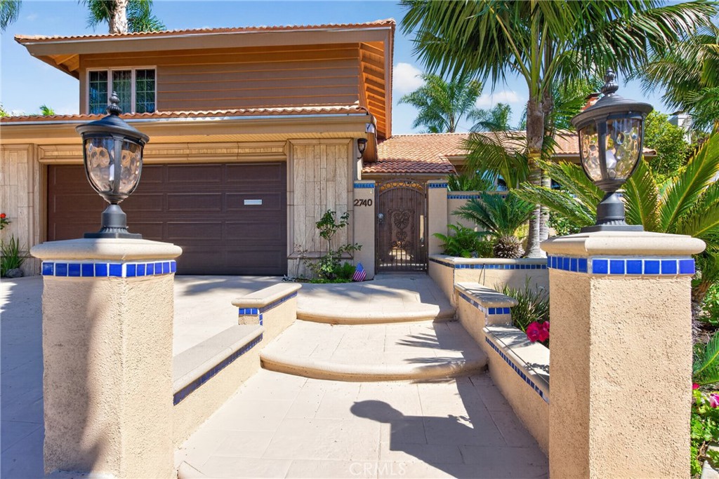 Beautiful pillared entry - 2740 Cardinal Drive, Costa Mesa CA 92626 - photo 2