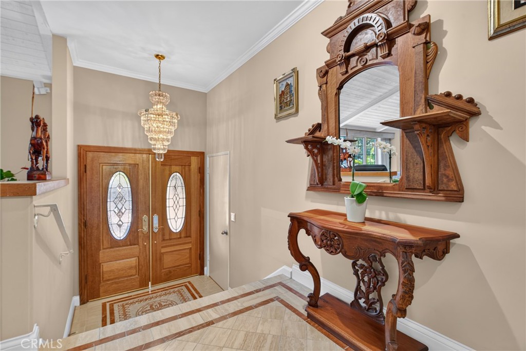 Elegant foyer - 2740 Cardinal Drive, Costa Mesa CA 92626 - photo 6