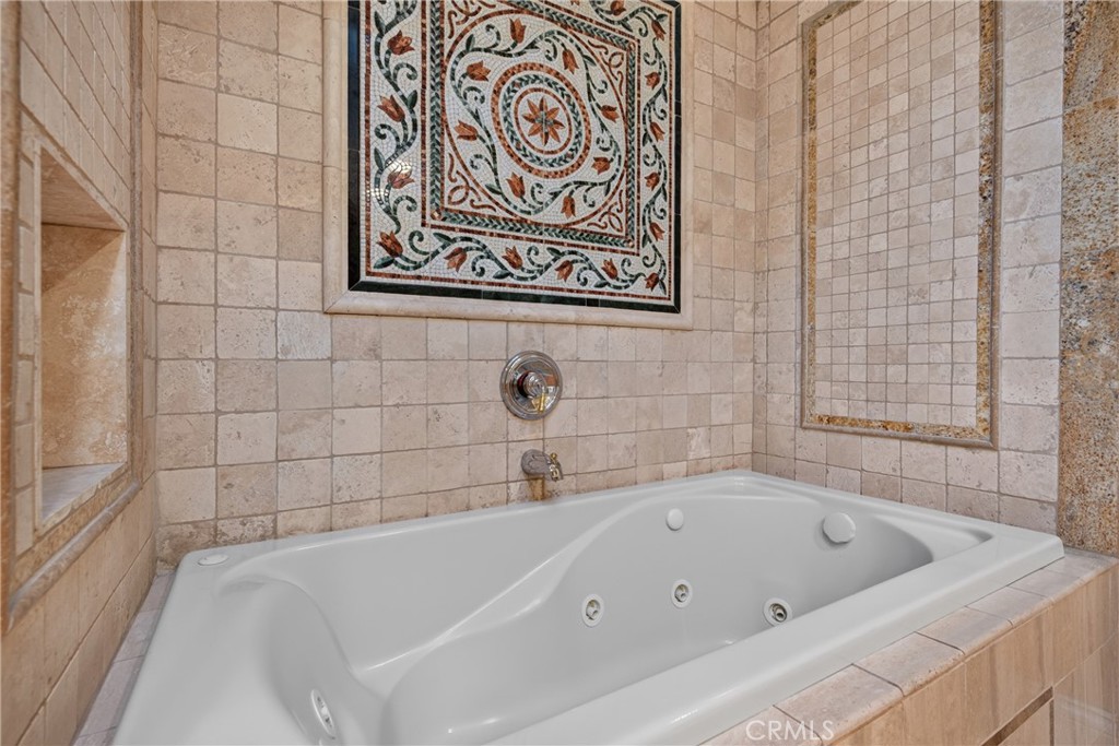 Spa tub in master - 2740 Cardinal Drive, Costa Mesa CA 92626 - photo 37