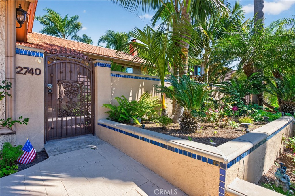 Gated courtyard - 2740 Cardinal Drive, Costa Mesa CA 92626 - photo 69