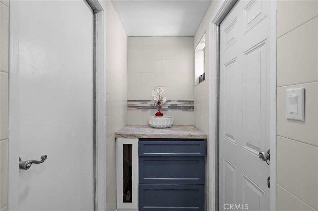 This side entry area could serve as a private entry to the garage, - 2750 San Carlos, Costa Mesa CA 92626 - photo 11