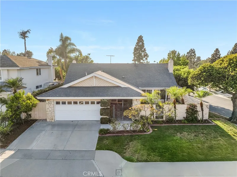 2751 Canary Drive, Costa Mesa, CA 92626