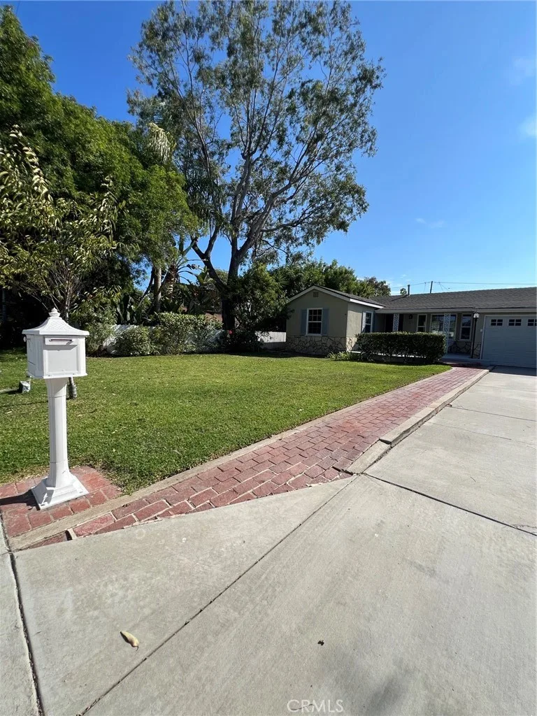 277 Esther, Costa Mesa, CA 92627