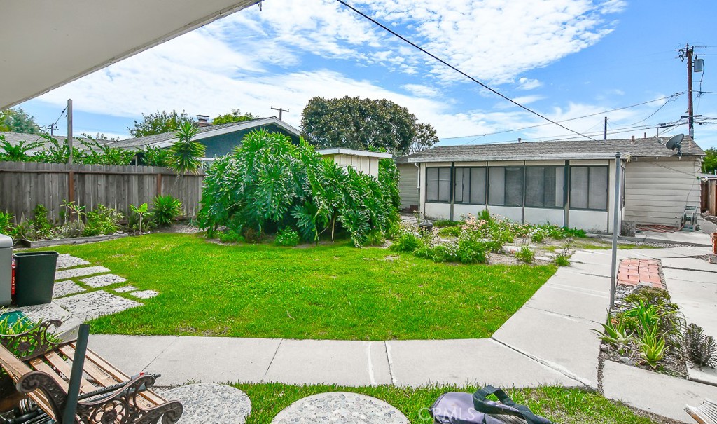 278 Santo Tomas, Costa Mesa CA 92627 - photo 28