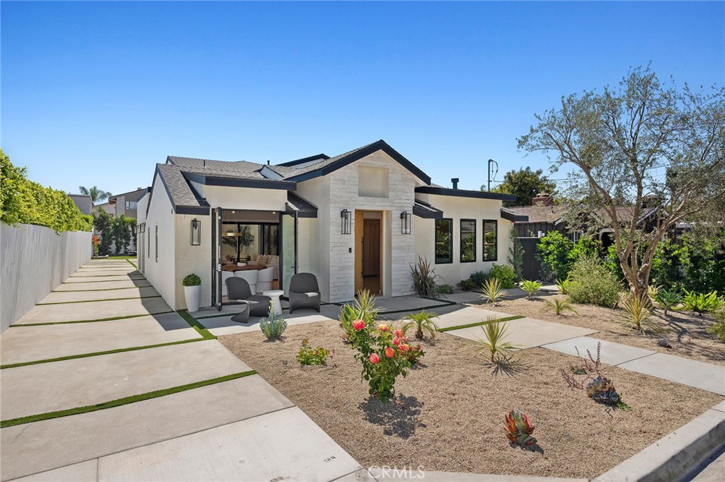 281 Santo Tomas Avenue, Costa Mesa CA 92627 - photo 1