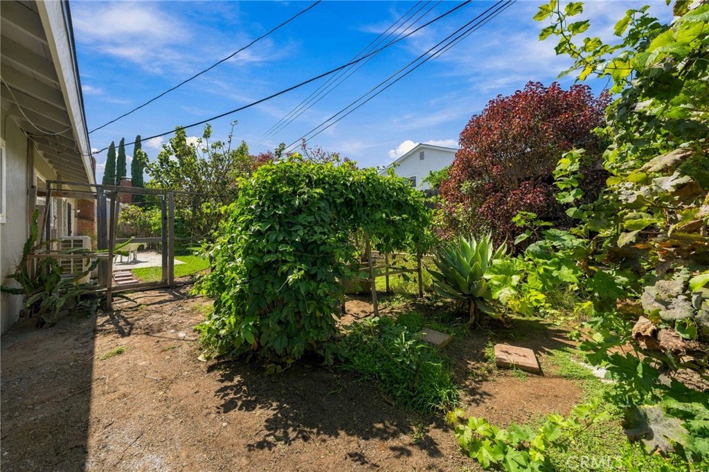 2817 La Salle, Costa Mesa CA 92626 - photo 31