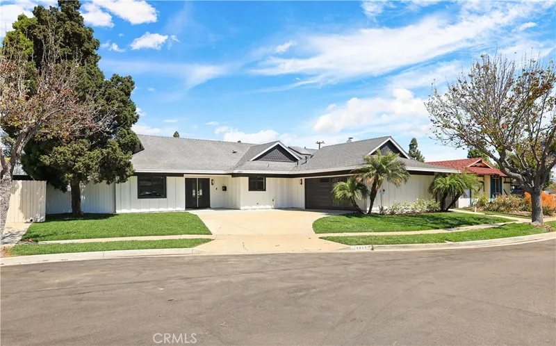 2861 Serang Place, Costa Mesa, CA 92626