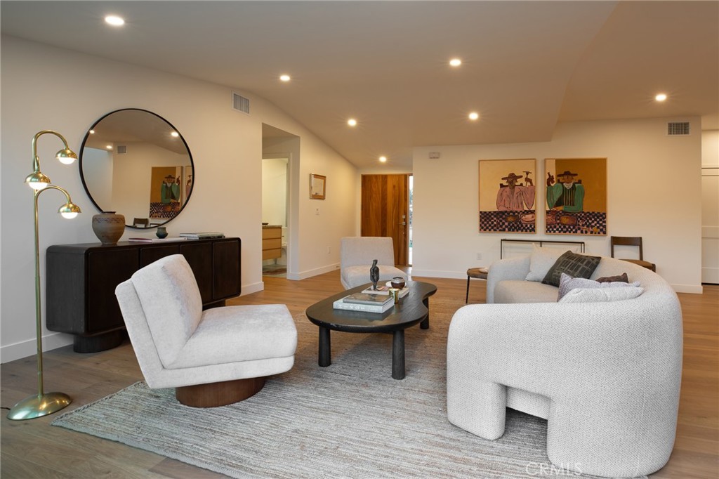 288 E Bay Street, Costa Mesa CA 92627 - photo 6
