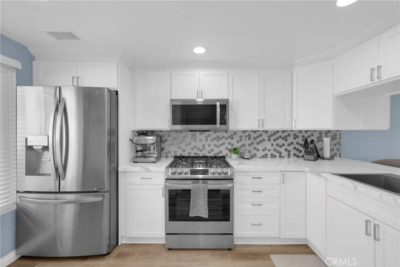 290 Victoria Street 31, Costa Mesa, CA 92627