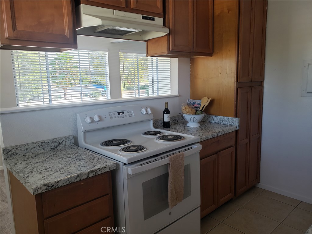 2902 Peppertree Lane, Costa Mesa CA 92626 - photo 2