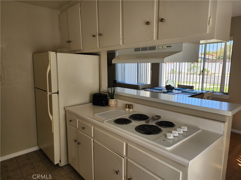 2902 Peppertree Lane, Costa Mesa CA 92626 - photo 10