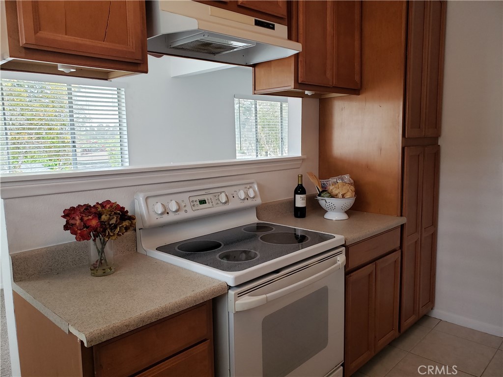 2902 Peppertree Lane, Costa Mesa CA 92626 - photo 11