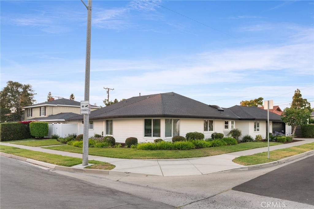 2904 Club House Road, Costa Mesa CA 92626 - photo 1