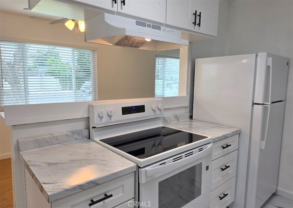 2904 Peppertree Lane, Costa Mesa CA 92626 - photo 4