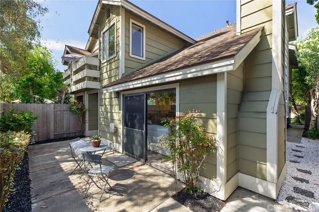 Cozy Private outdoor space - 292 Palmer Street A1, Costa Mesa CA 92627 - photo 5