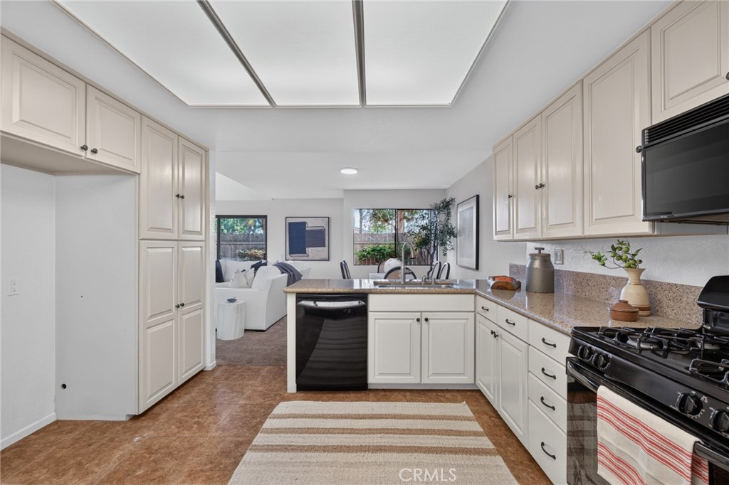 292 Palmer Street A1, Costa Mesa CA 92627 - photo 20