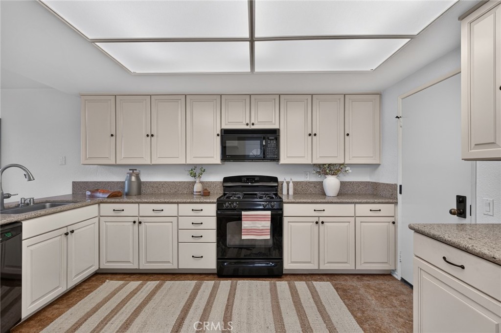 292 Palmer Street A1, Costa Mesa CA 92627 - photo 22