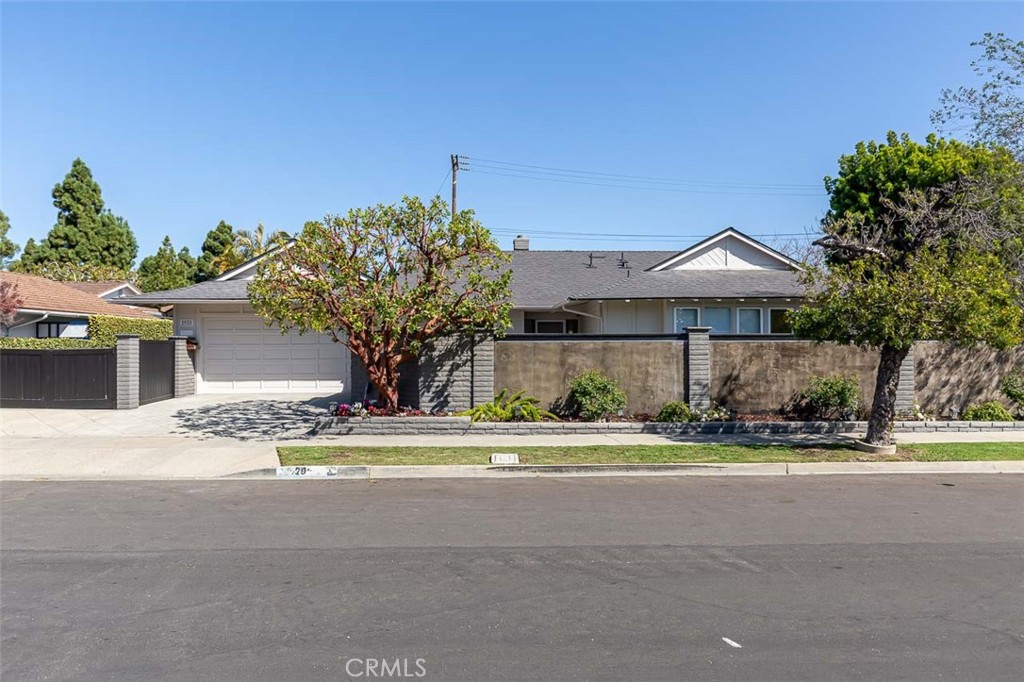 2920 Club House Road, Costa Mesa CA 92626 - photo 1