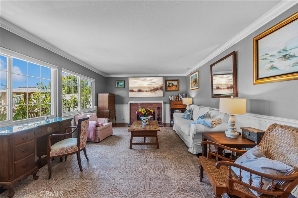 Living Room - 2972 Teakwood Place, Costa Mesa CA 92626 - photo 5